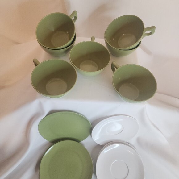 Vintage Melamine Coffee Set – 7 Cups + 8 Saucers (Green & White) - Picture 1 of 9